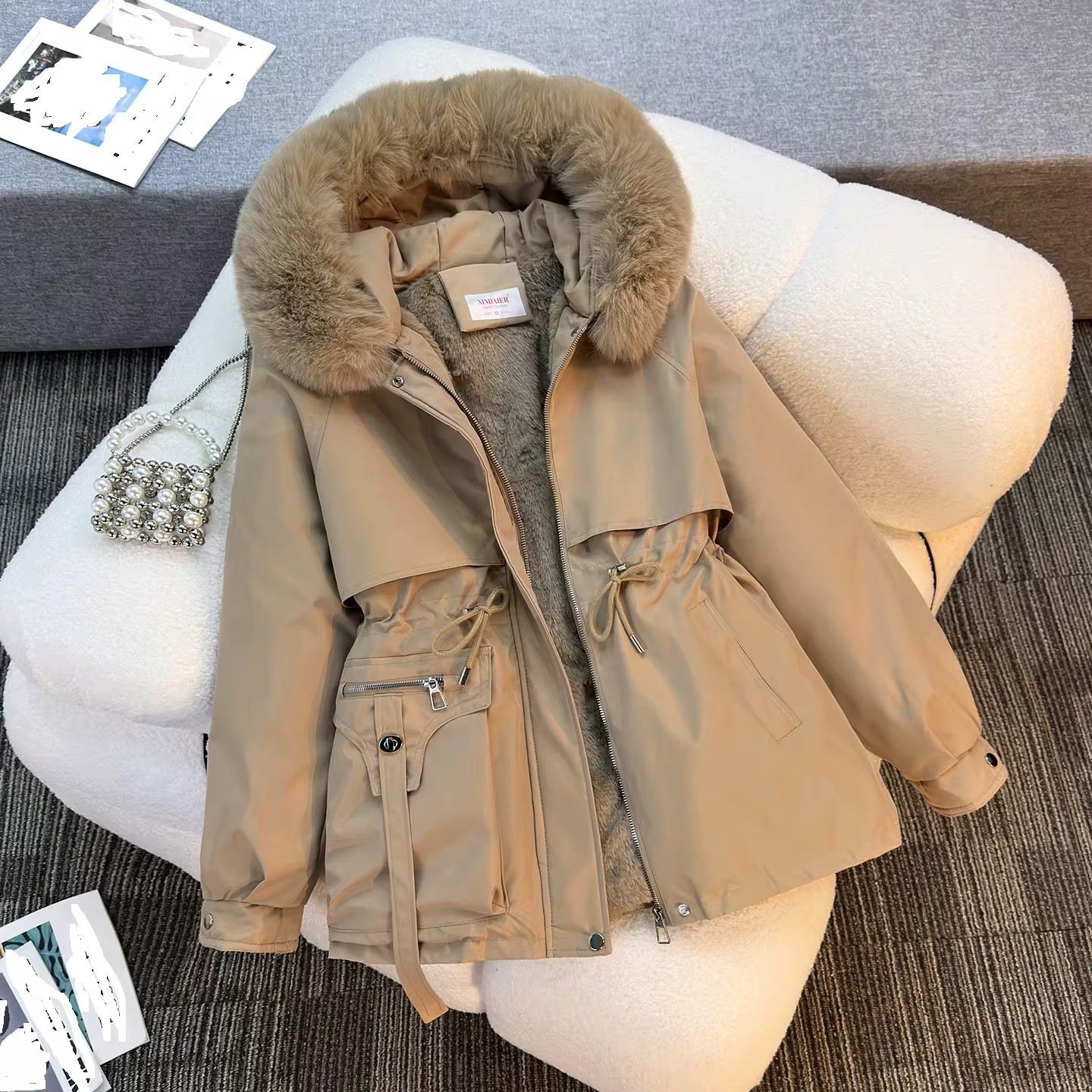 Korean-style parkas, simple and stylish garment