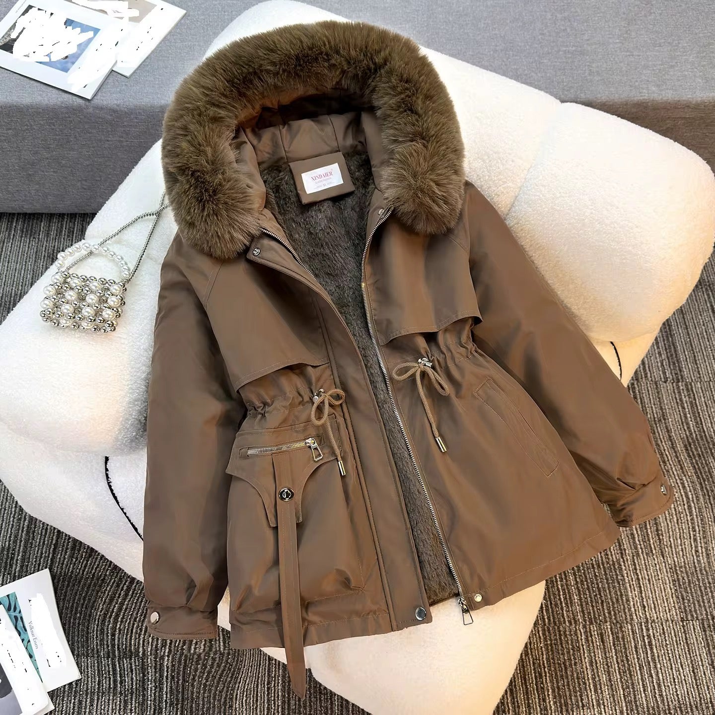 Korean-style parkas, simple and stylish garment