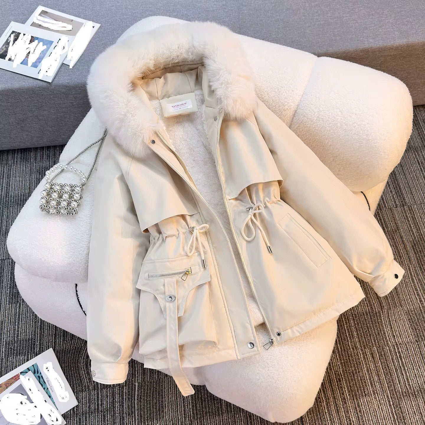 Korean-style parkas, simple and stylish garment